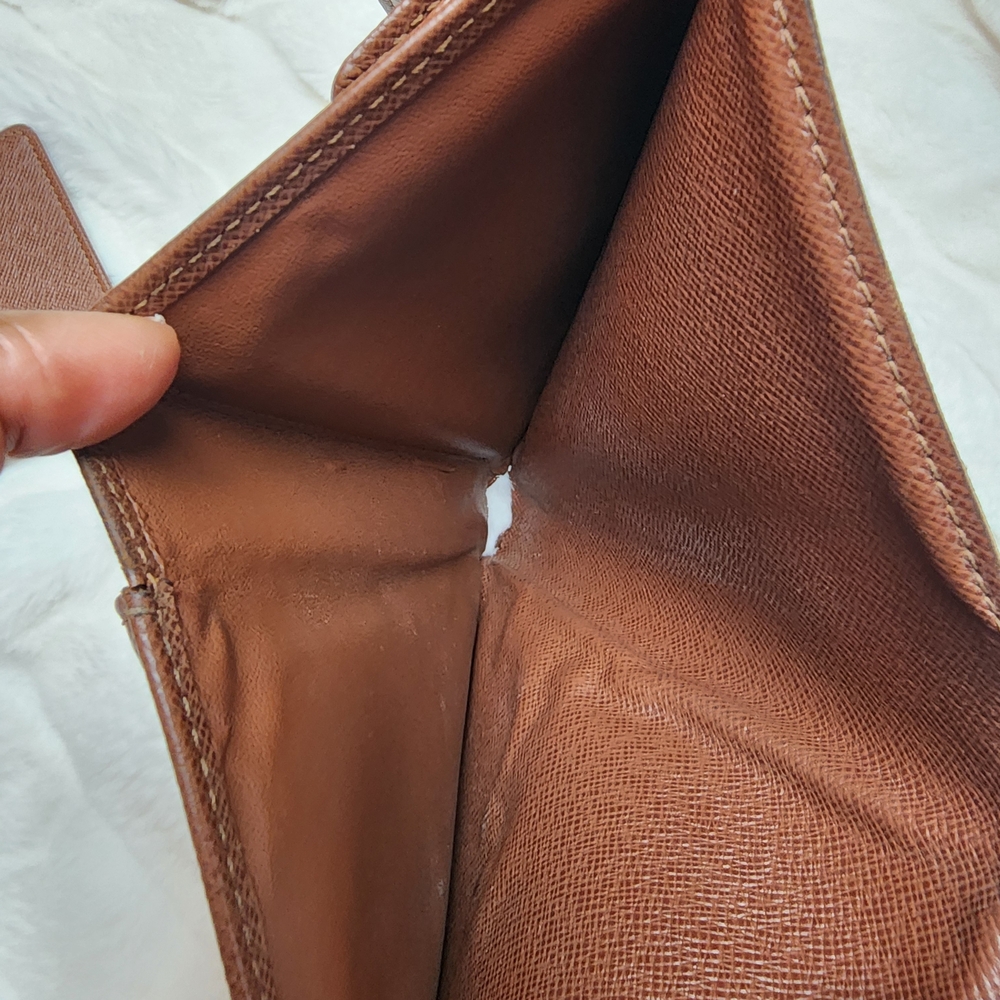 Louis Vuitton Monogram Wallet - Picture 15 of 16